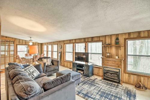 40-acre Poplar Bluff Nature Lovers Paradise!