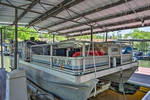 Lakefront Rocky Mount Cabin With Dock And Kayaks!