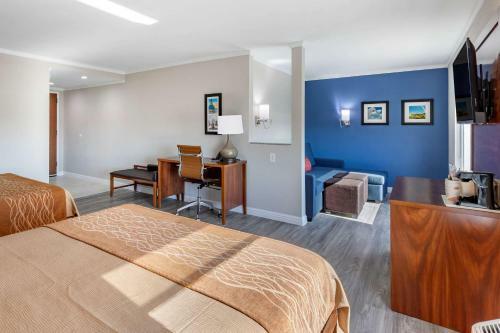 Hotel Comfort Suites St Louis - Sunset Hills