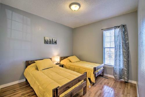 Bright And Cozy Springfield Home With Large Yard!