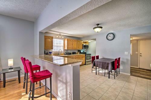 Bright And Cozy Springfield Home With Large Yard!