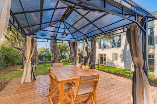Apartamento You Are Also Perfectly Placed For Exploring The Surrounding Area