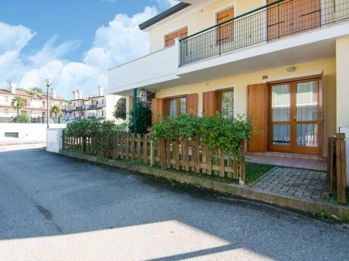 Charming Holiday Home In Rosolina With Communal Pool