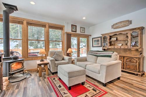Creekside Clancy Cabin In Helena Natl Forest!