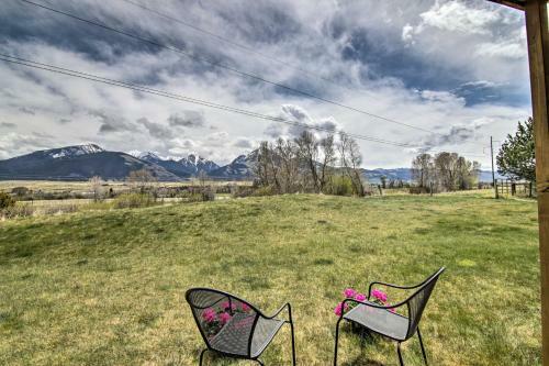 Airy Emigrant Townhome With Sweeping Mtn Views!