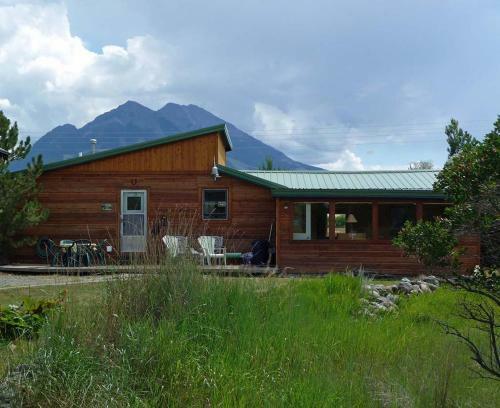 Emigrant Cabin On 10 Acres With Bbq And Peaceful Views!
