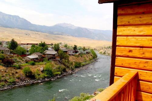 Yellowstone Treasure Guest House