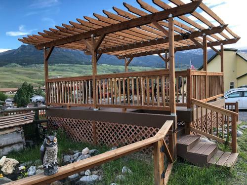 Hotel Yellowstone Riverside Cottages