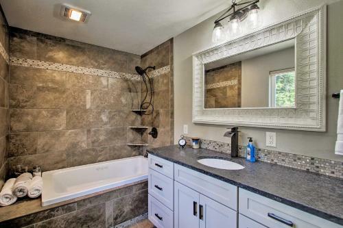 Creekfront Lincoln Home, Steps From Downtown!