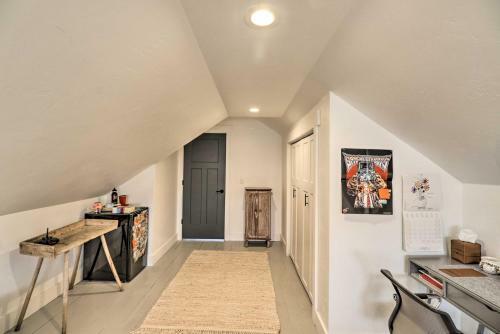 Luxe Glacier Getaway Walk To Downtown Kalispell!