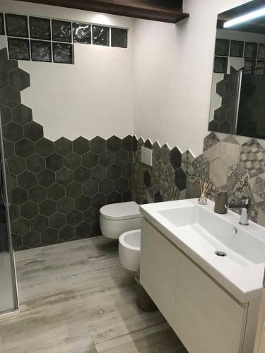 Bright Newly Renovated Apartment