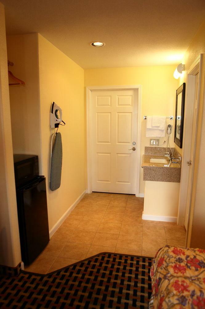 Motel Bay Breeze Inn