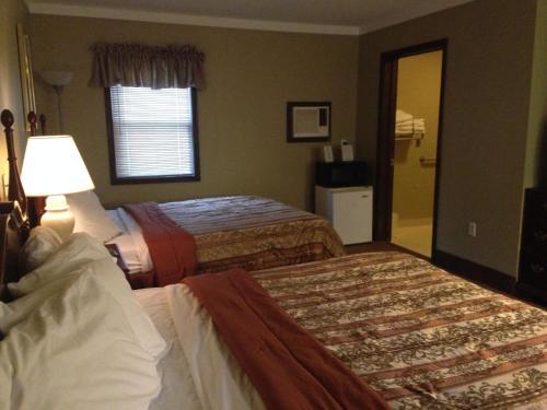 Motel Fred's Inn Restaurant & Lodging