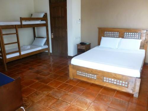 Hostal Makabata Guesthouse