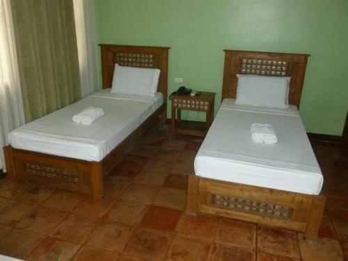 Hostal Makabata Guesthouse