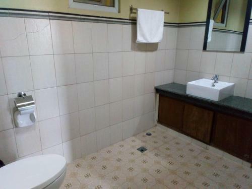 Hostal Makabata Guesthouse