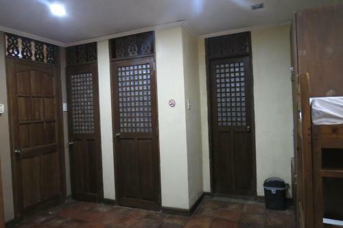 Hostal Makabata Guesthouse