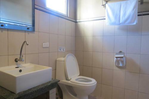 Hostal Makabata Guesthouse