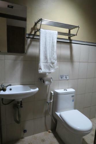 Hostal Makabata Guesthouse