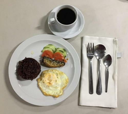 Hostal Makabata Guesthouse