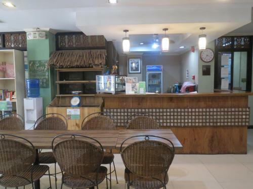 Hostal Makabata Guesthouse