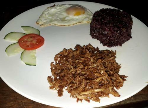 Hostal Makabata Guesthouse