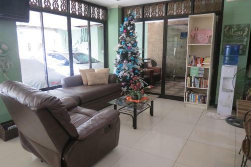 Hostal Makabata Guesthouse