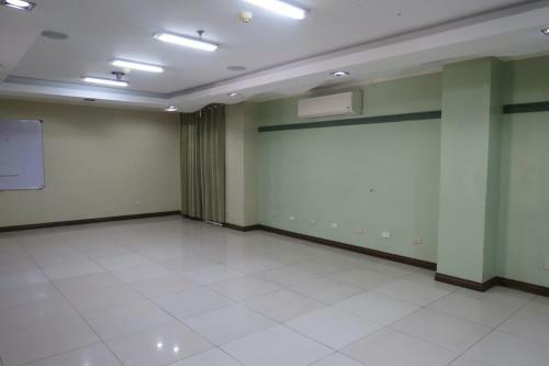 Hostal Makabata Guesthouse