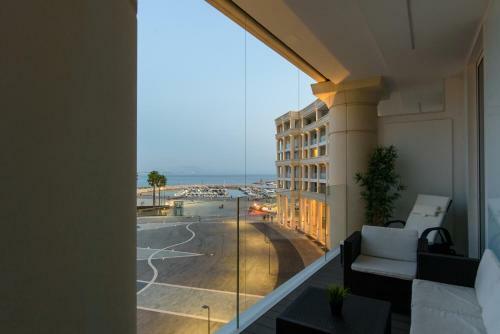 Apartamento Mareluna Crescent - Luxury Seafront Experience