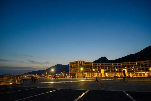 Apartamento Mareluna Crescent - Luxury Seafront Experience