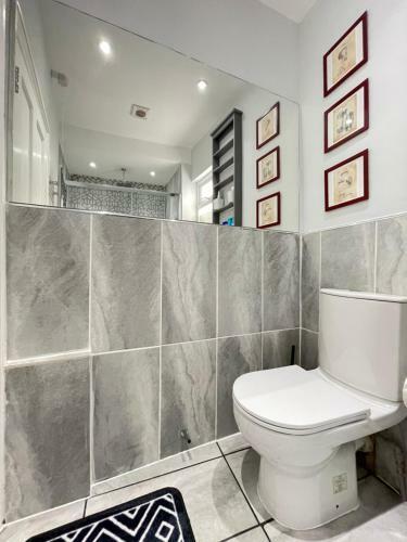 Great Located Victorian House With All Amenities