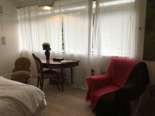 Bed & Breakfast Private Luxury Retreat