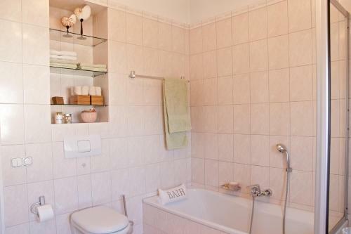 Lion Homestay Munich