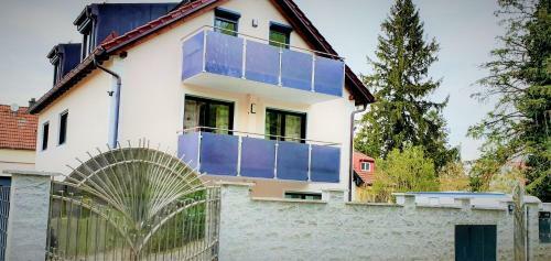Apartamento Moderne , Helle Ferienwohnung Mit Balkon In M�nchen