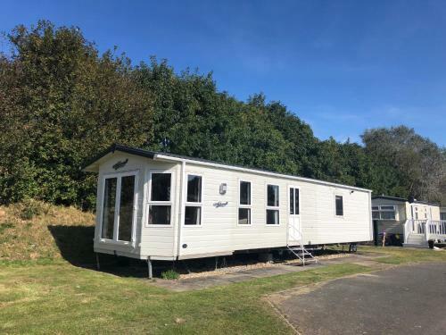 Gold Standard Caravan On South View Park