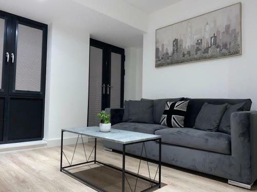 Roomotel - Streetsbrook Apartments