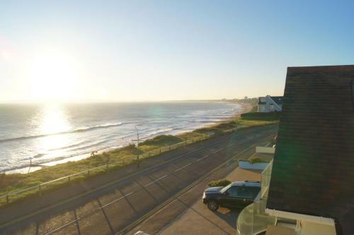 Luxury 3 Bed Apartment- Large Balcony With Seaviews