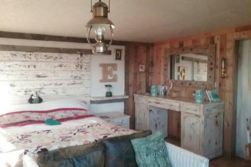 Foxesden, Unique Eco Cabin, Dartmoor Views