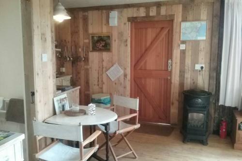 Foxesden, Unique Eco Cabin, Dartmoor Views