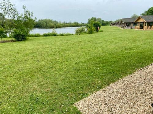 Lilly Lodge, Lake Pochard