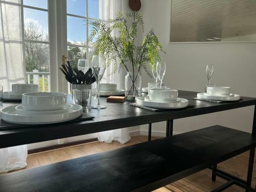 Barnsley, Turret House Windrush Lake