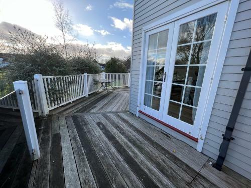 Barnsley, Turret House Windrush Lake