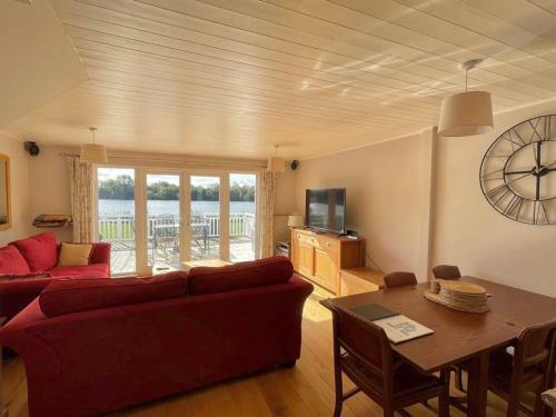 The Cotswolds Lakeside - Kinsale Lodge,spring Lake