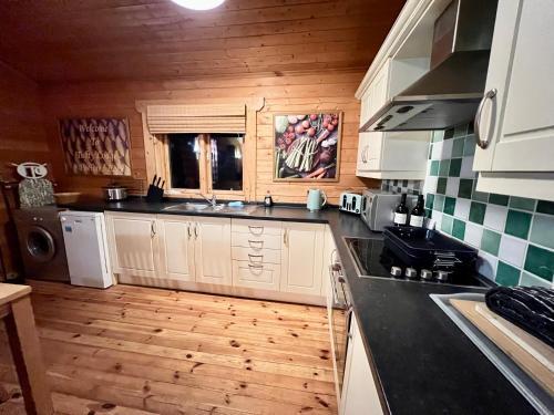 Tufty Lodge, Lake Pochard Lodge 9