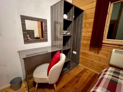Tufty Lodge, Lake Pochard Lodge 9