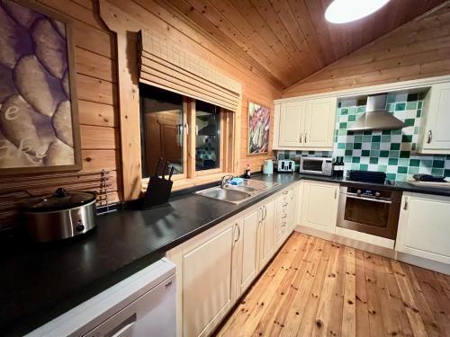 Tufty Lodge, Lake Pochard Lodge 9