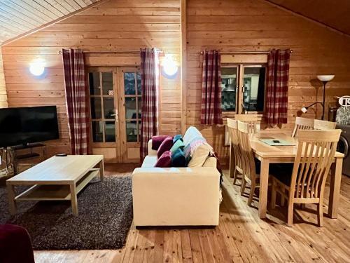Tufty Lodge, Lake Pochard Lodge 9