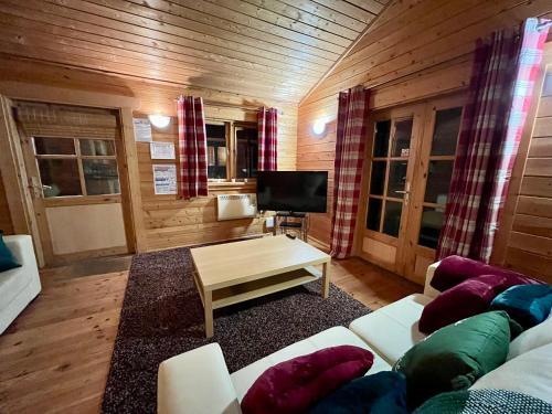 Tufty Lodge, Lake Pochard Lodge 9