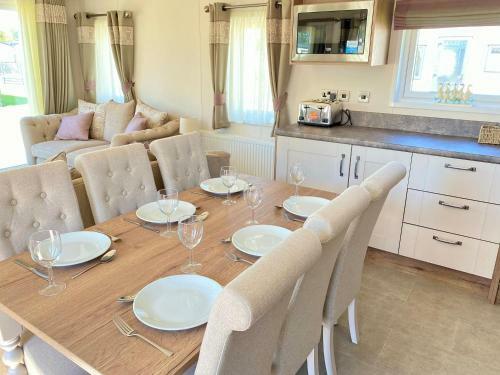 Puddleducks, Dog Friendly Hot Tub Lodge