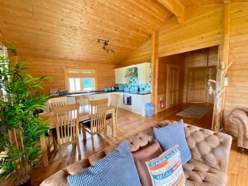 Heron Lodge, Lake Pochard
